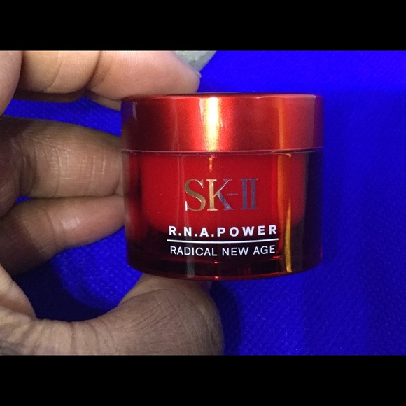 SKI-II Moisturizing Cream - Picture 1 of 3